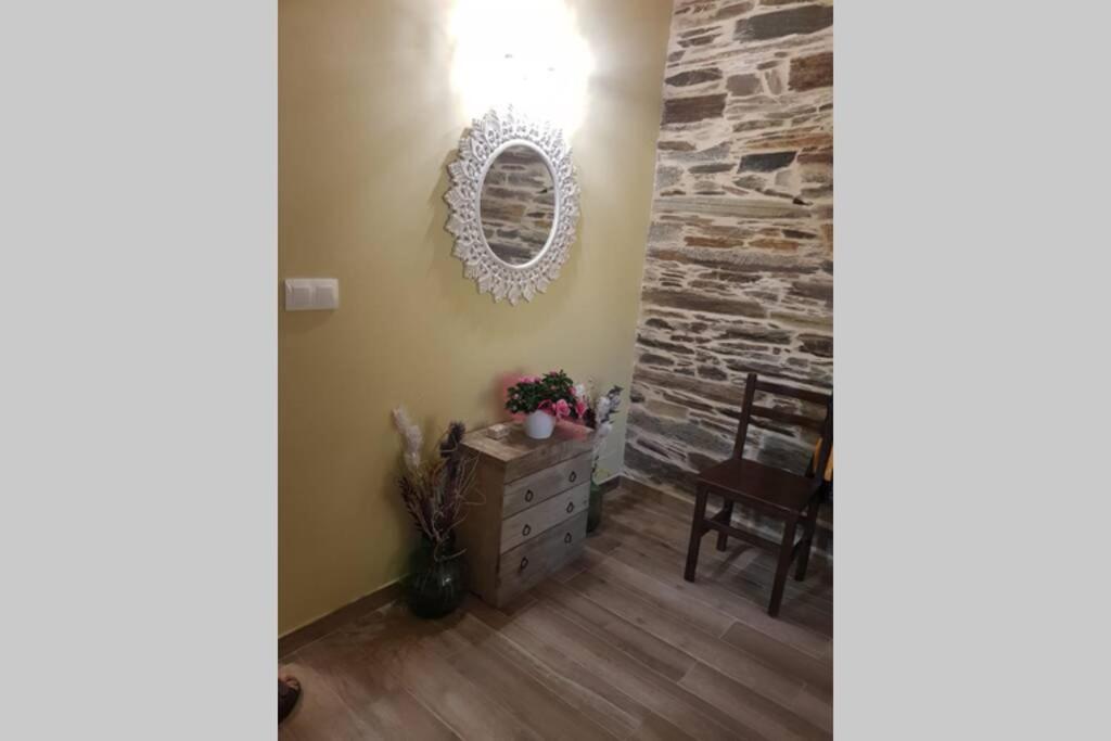 Apartamento Con Vistas Al Rio A Solaina Samos Exterior foto